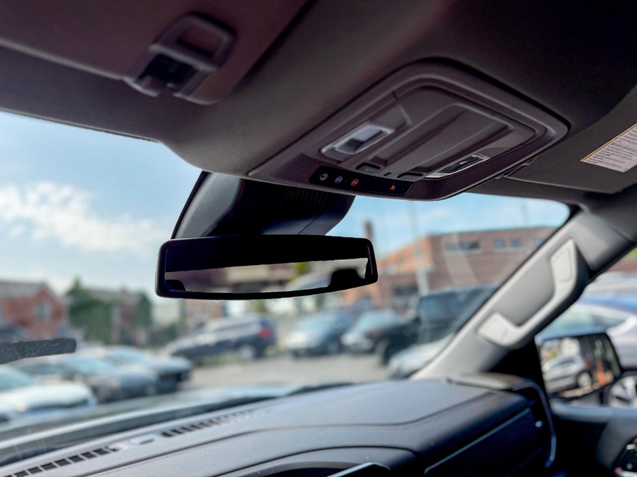 2023 GMC Sierra 1500 SLT/CREWCAB/4X4/CAMERA/REMOTE/1 OWNER/5.3L/LEATHER Photo