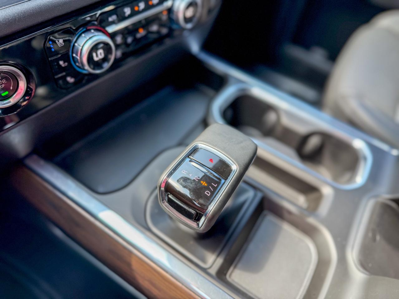 2023 GMC Sierra 1500 SLT/CREWCAB/4X4/CAMERA/REMOTE/1 OWNER/5.3L/LEATHER Photo