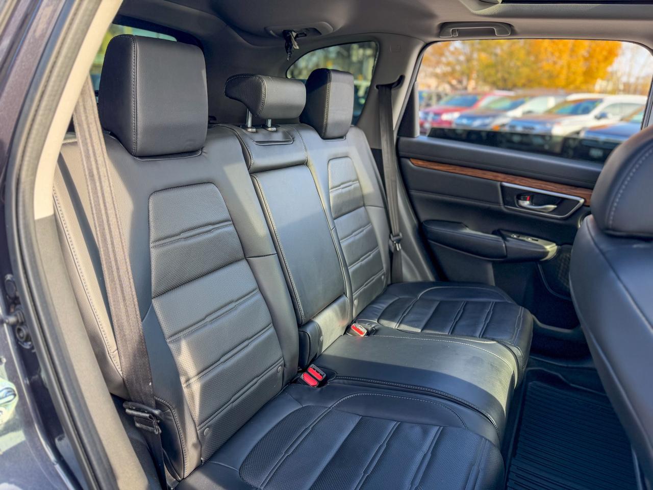 2017 Honda CR-V Touring-AWD/NAVI/LOW KM/BSM/ACC/PANO/REMOTE/CAMERA Photo