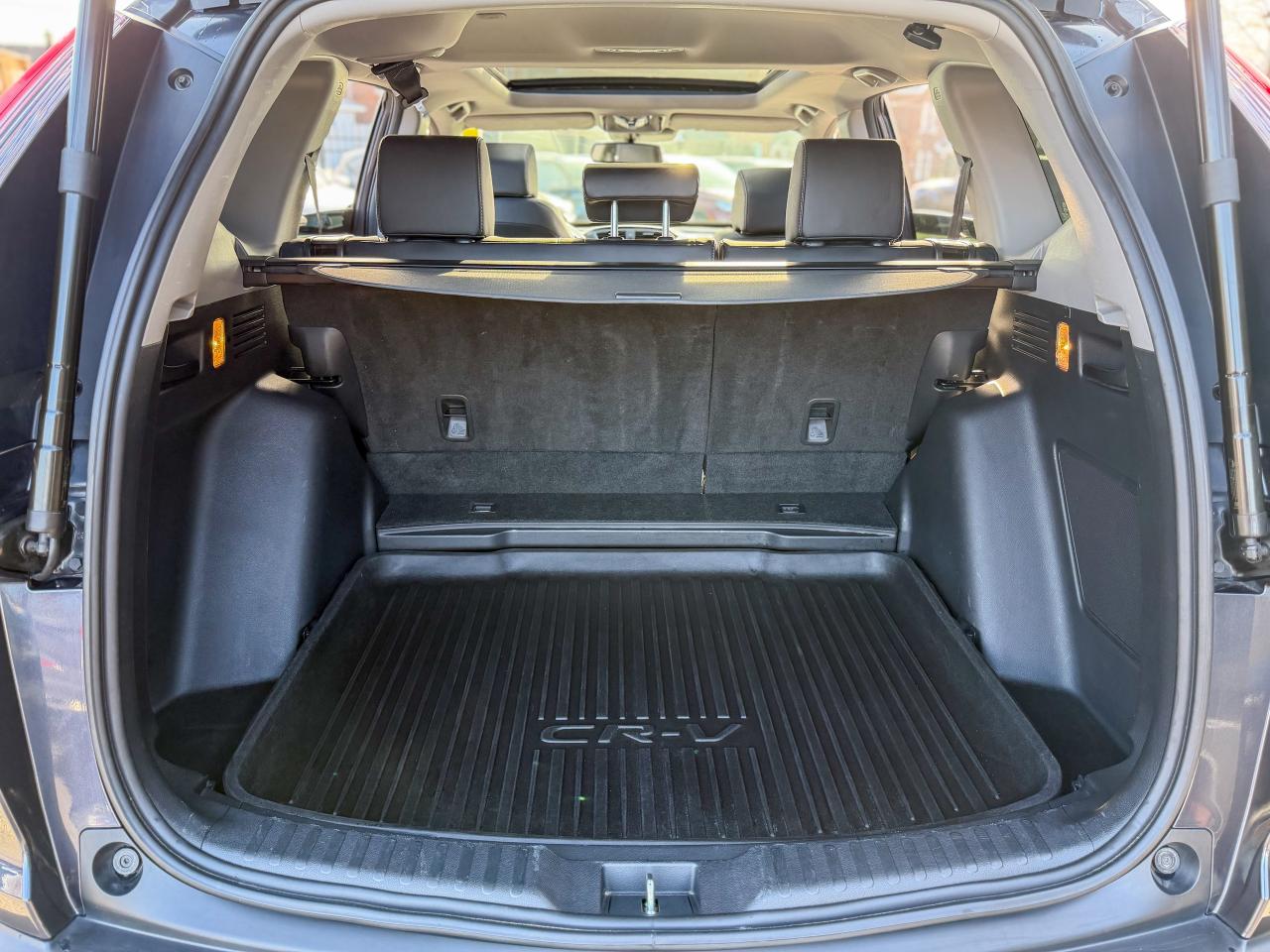 2017 Honda CR-V Touring-AWD/NAVI/LOW KM/BSM/ACC/PANO/REMOTE/CAMERA Photo