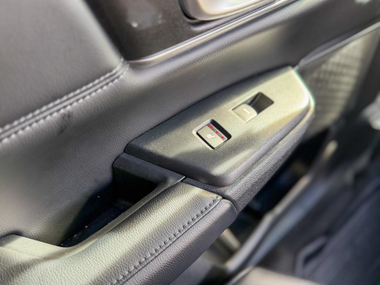 2017 Honda CR-V Touring-AWD/NAVI/LOW KM/BSM/ACC/PANO/REMOTE/CAMERA Photo