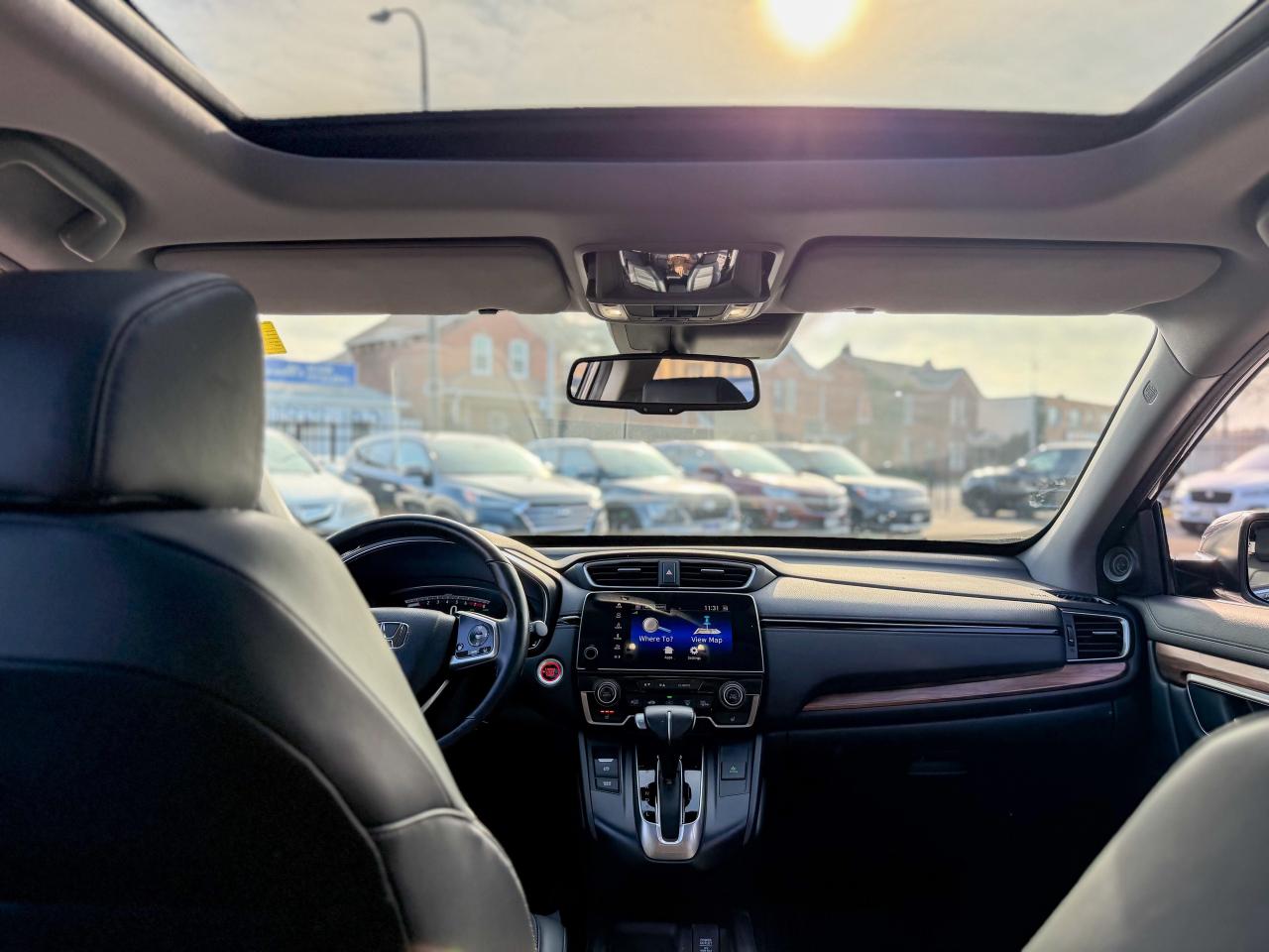 2017 Honda CR-V Touring-AWD/NAVI/LOW KM/BSM/ACC/PANO/REMOTE/CAMERA Photo