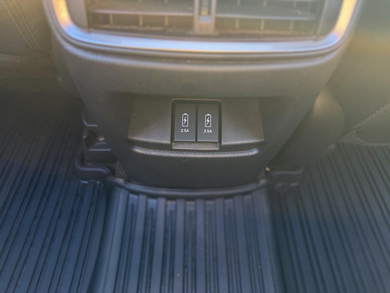 2017 Honda CR-V Touring-AWD/NAVI/LOW KM/BSM/ACC/PANO/REMOTE/CAMERA Photo