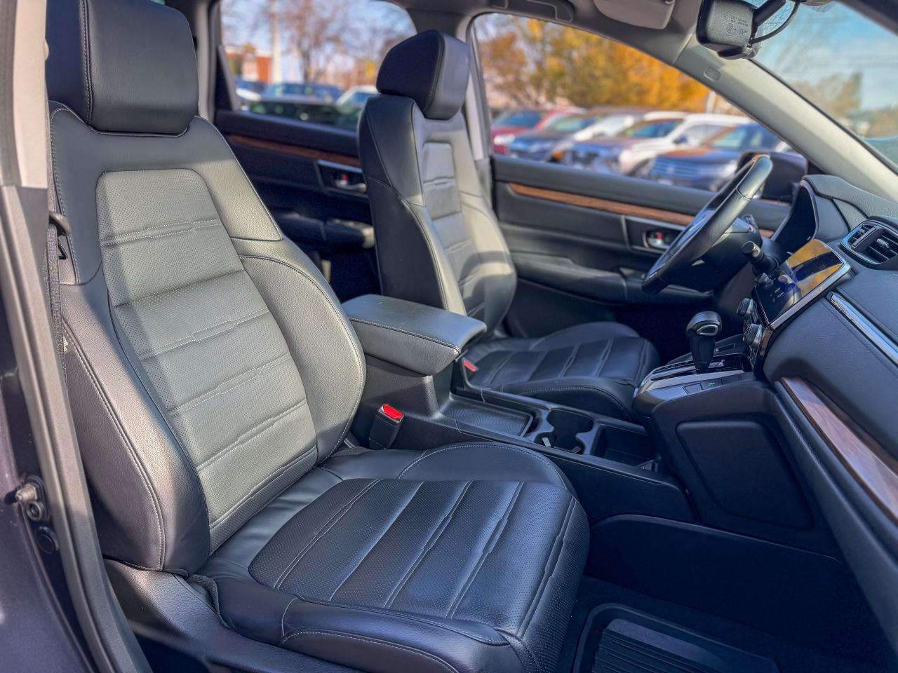 2017 Honda CR-V Touring-AWD/NAVI/LOW KM/BSM/ACC/PANO/REMOTE/CAMERA Photo