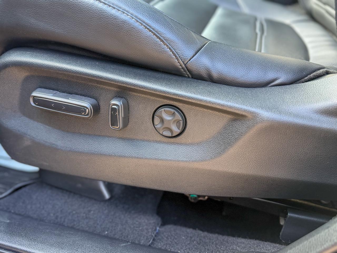 2017 Honda CR-V Touring-AWD/NAVI/LOW KM/BSM/ACC/PANO/REMOTE/CAMERA Photo