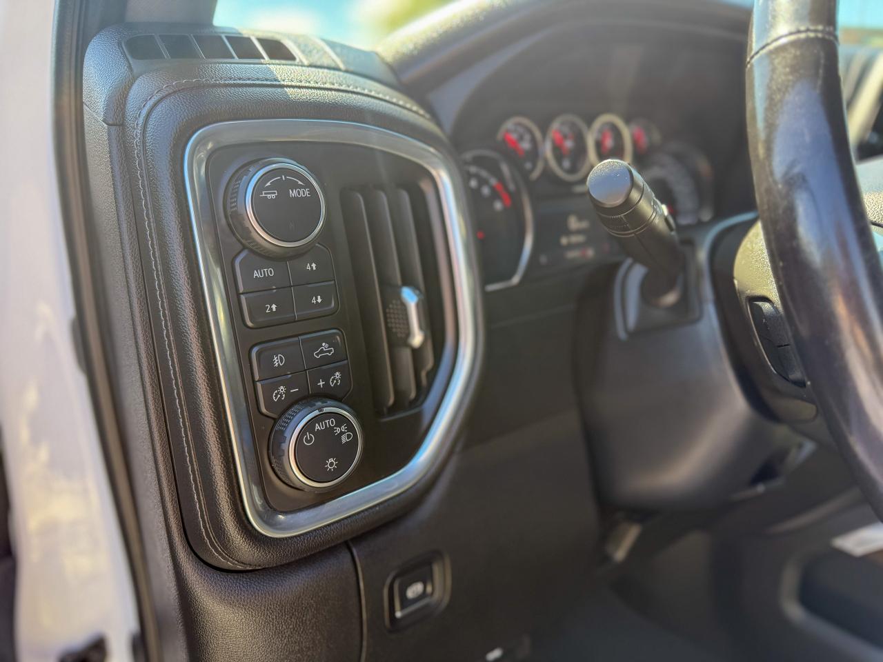 2021 Chevrolet Silverado 1500 RST/DURAMAX/DOUBLE CAB/4WD/CAMERA/REMOTE ... Photo