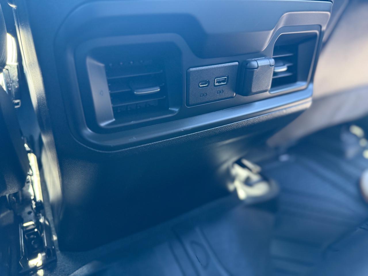 2021 Chevrolet Silverado 1500 RST/DURAMAX/DOUBLE CAB/4WD/CAMERA/REMOTE ... Photo