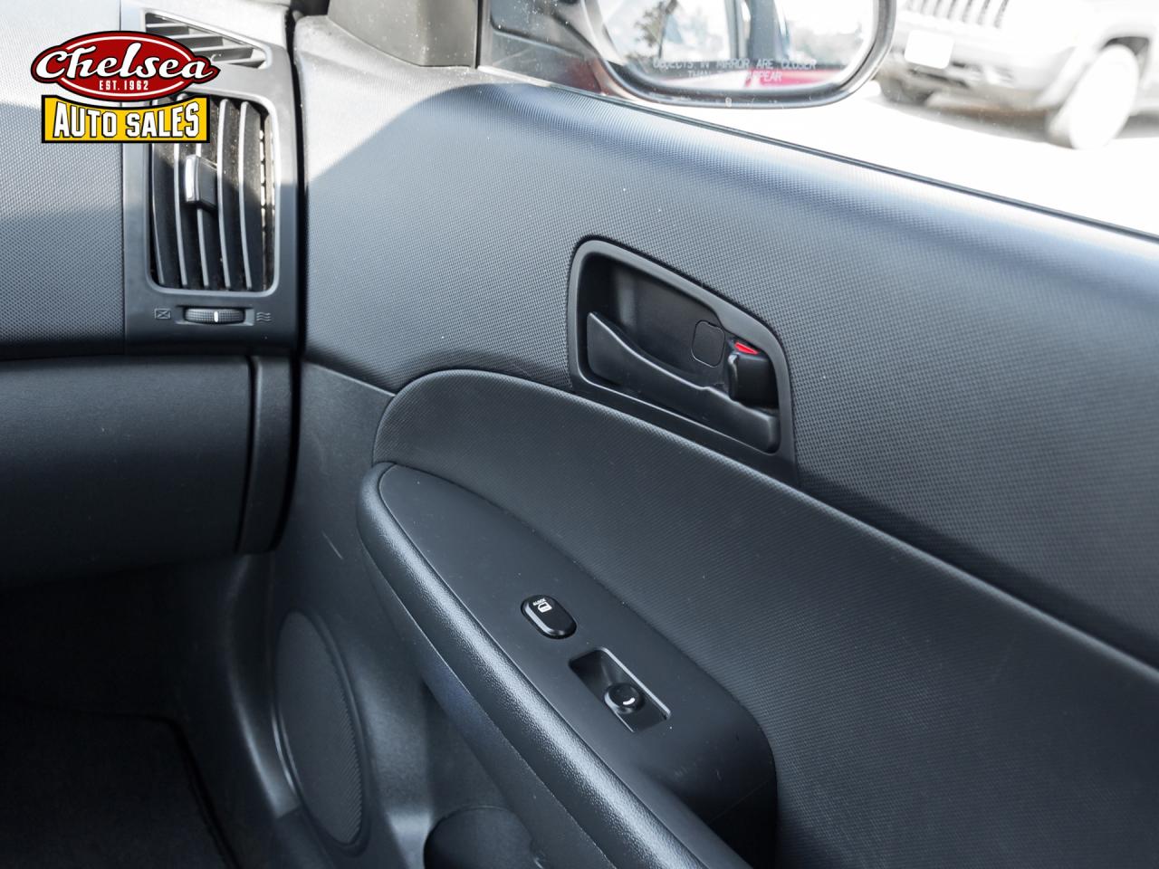 2012 Hyundai Elantra Touring SE Photo