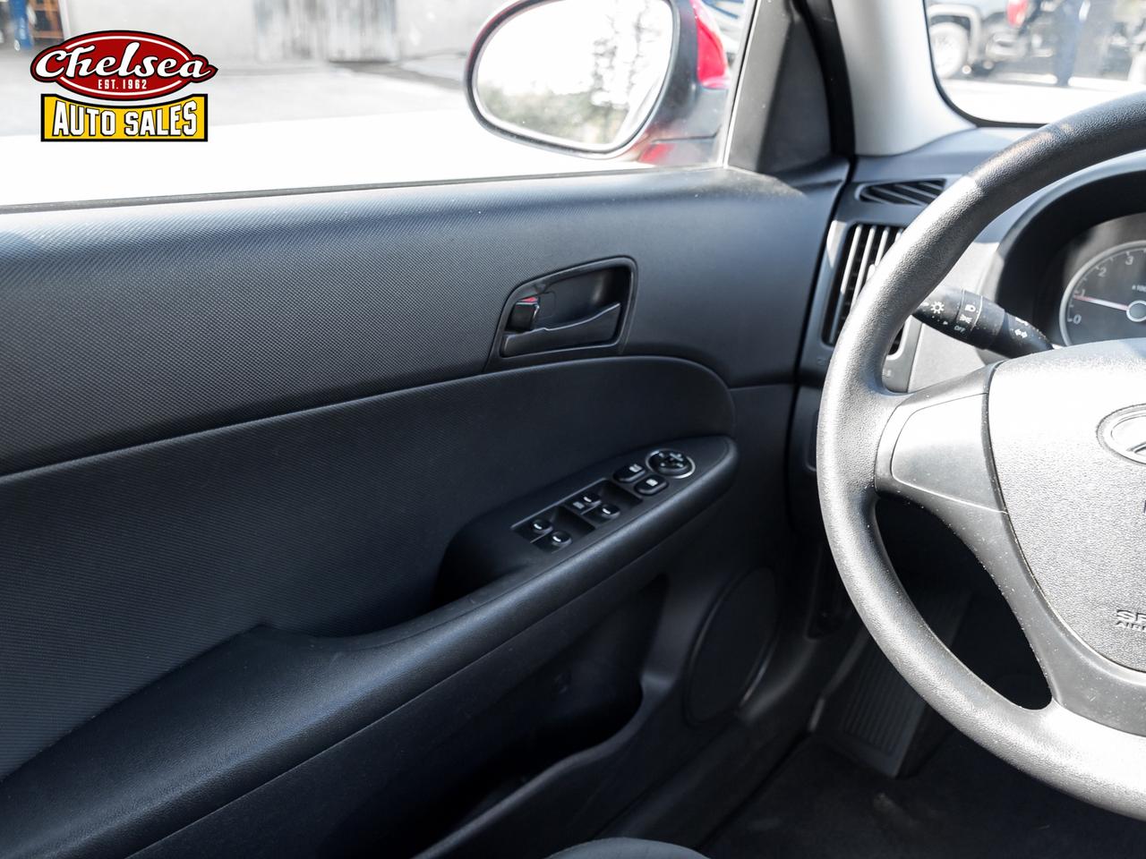 2012 Hyundai Elantra Touring SE Photo