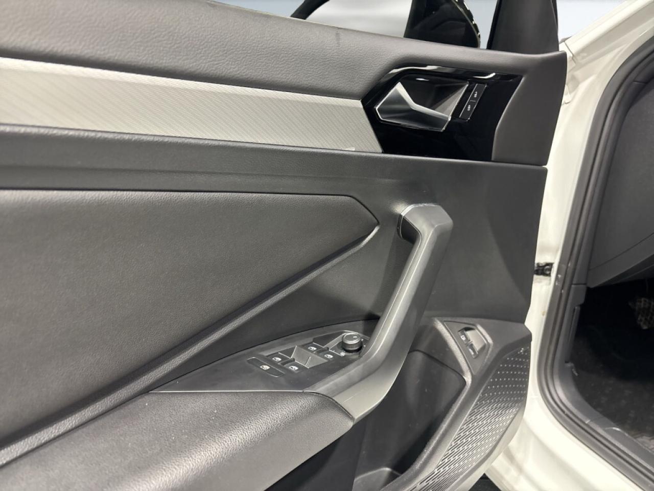 2021 Volkswagen Jetta Highline R Line / Leather / NAVI / Sunroof / Back Photo