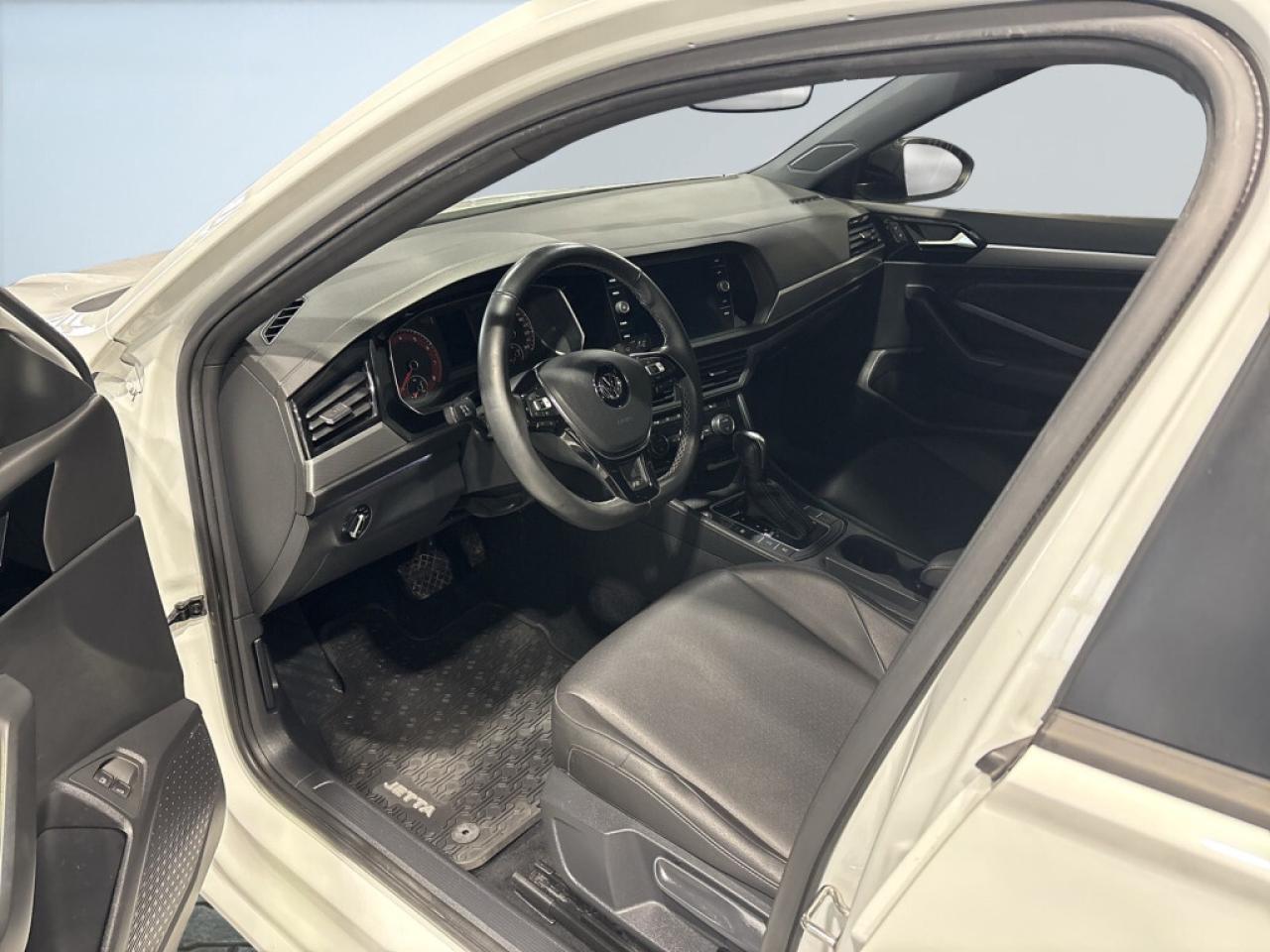 2021 Volkswagen Jetta Highline R Line / Leather / NAVI / Sunroof / Back Photo