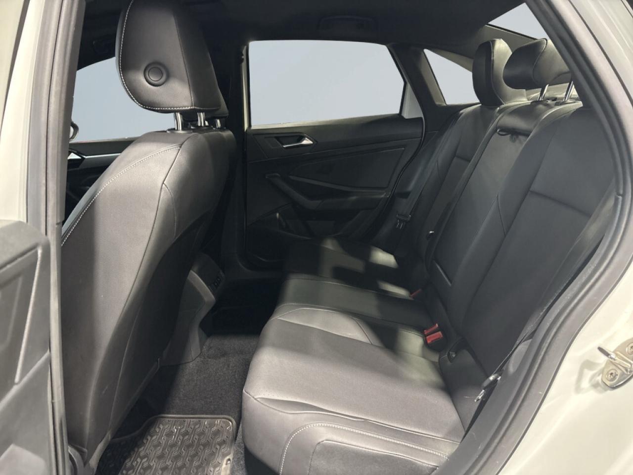 2021 Volkswagen Jetta Highline R Line / Leather / NAVI / Sunroof / Back Photo