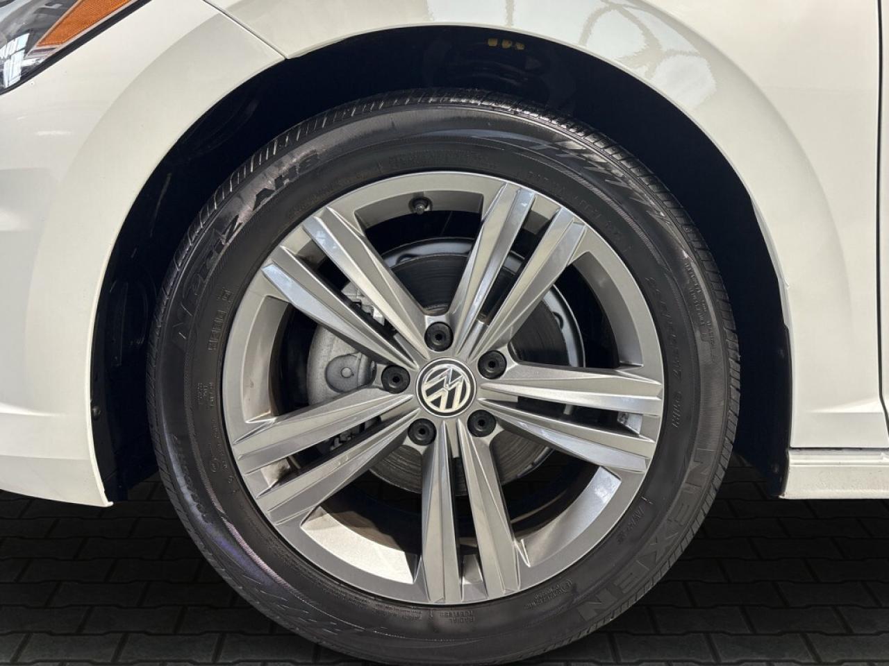 2021 Volkswagen Jetta Highline R Line / Leather / NAVI / Sunroof / Back Photo