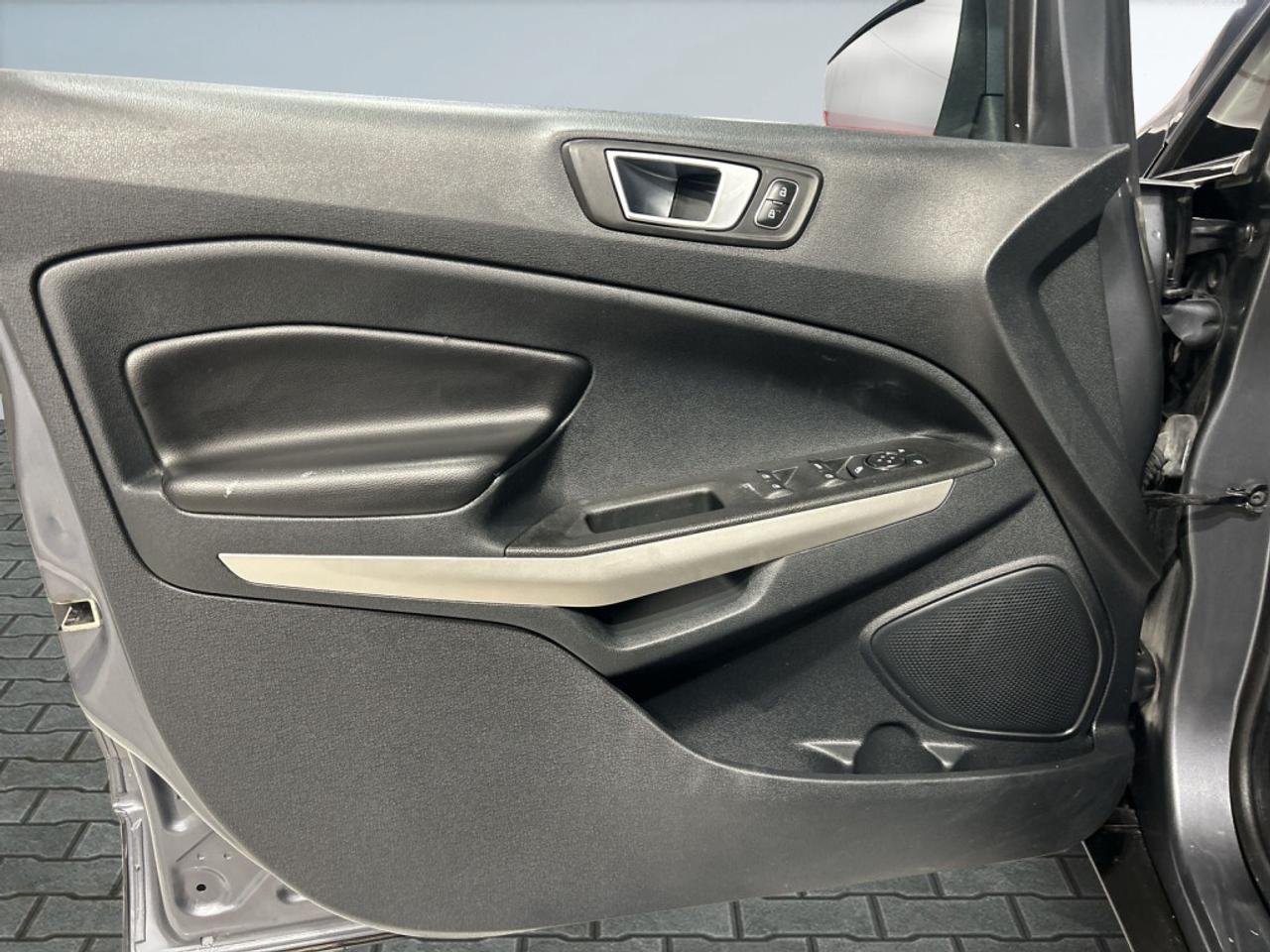 2020 Ford EcoSport Titanium 4WD / Leather / Sunroof / NAV / Back-up C Photo