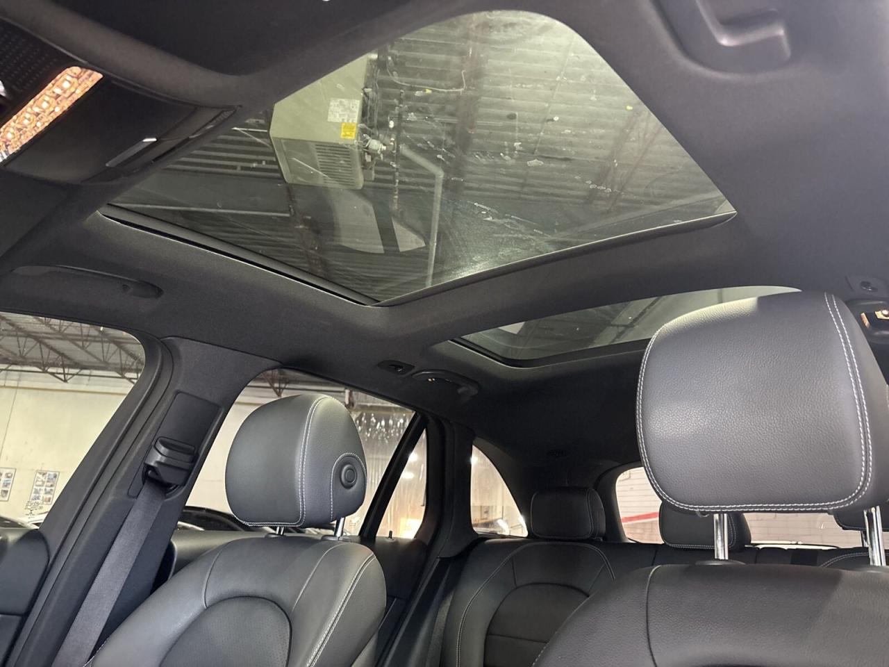 2018 Mercedes-Benz GLC-Class GLC 300 4MATIC / Car Play / Android / NAVI / Sunro Photo