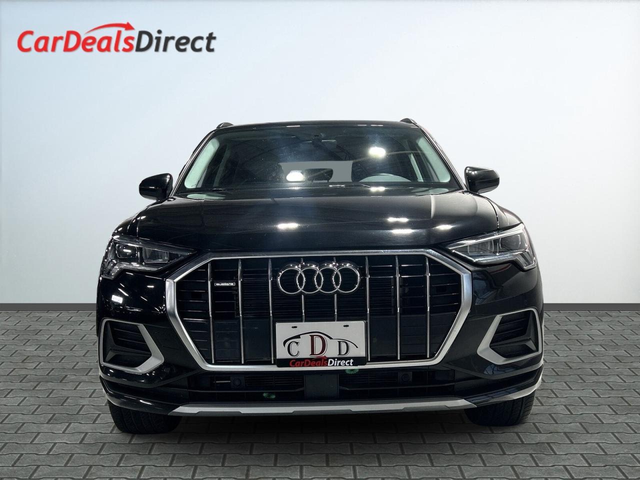 2022 Audi Q3 Komfort I quattro / Leather / NAVI / Car Play / Su Photo