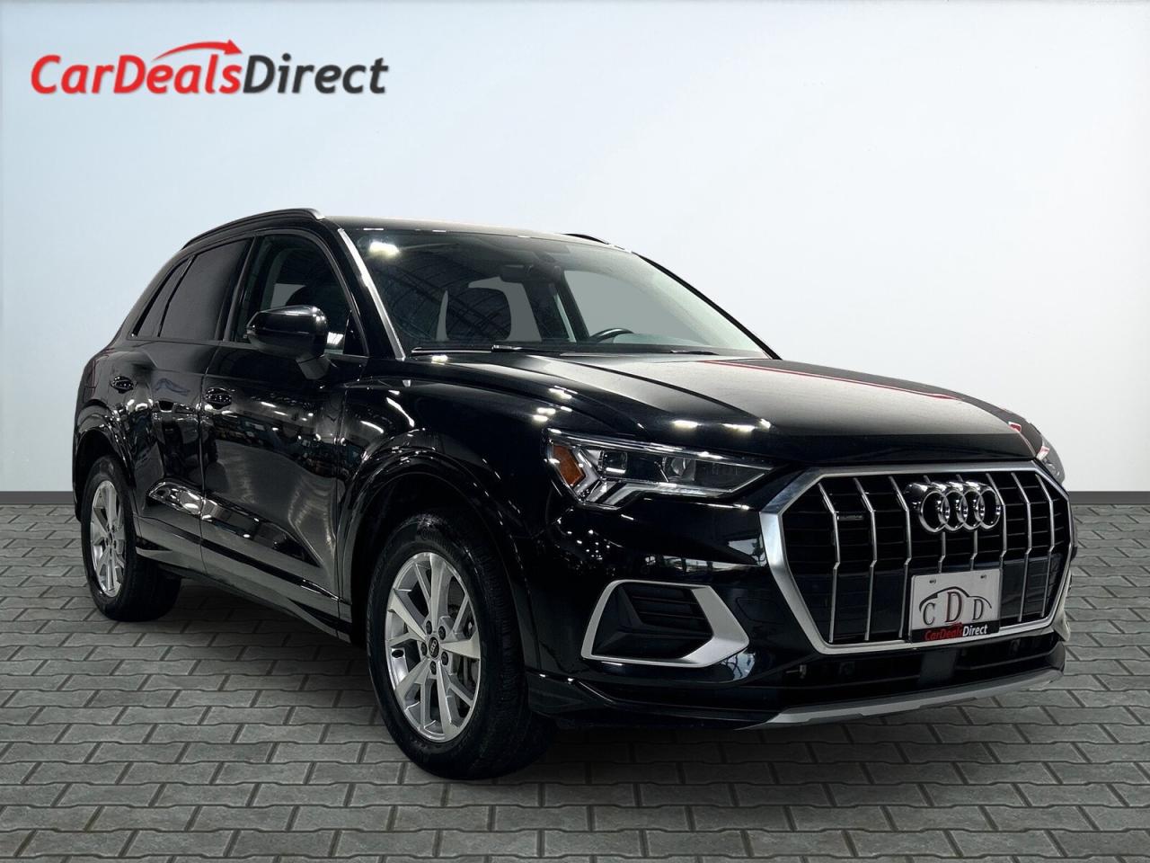 2022 Audi Q3 Komfort I quattro / Leather / NAVI / Car Play / Su Photo0