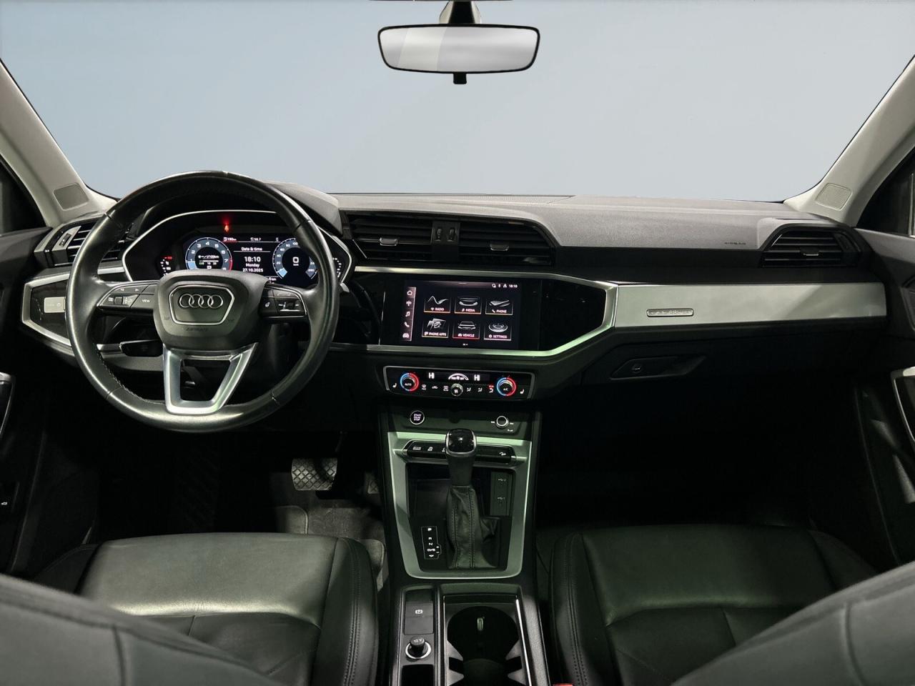 2022 Audi Q3 Komfort I quattro / Leather / NAVI / Car Play / Su Photo