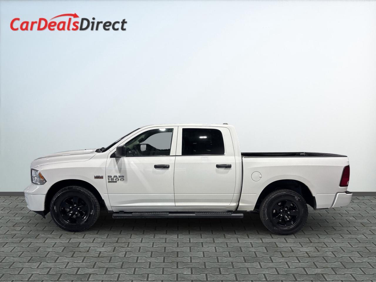 2022 RAM 1500 Classic SLT 4x4 HEMI V8 5.7L / Big Screen / Androi Photo3