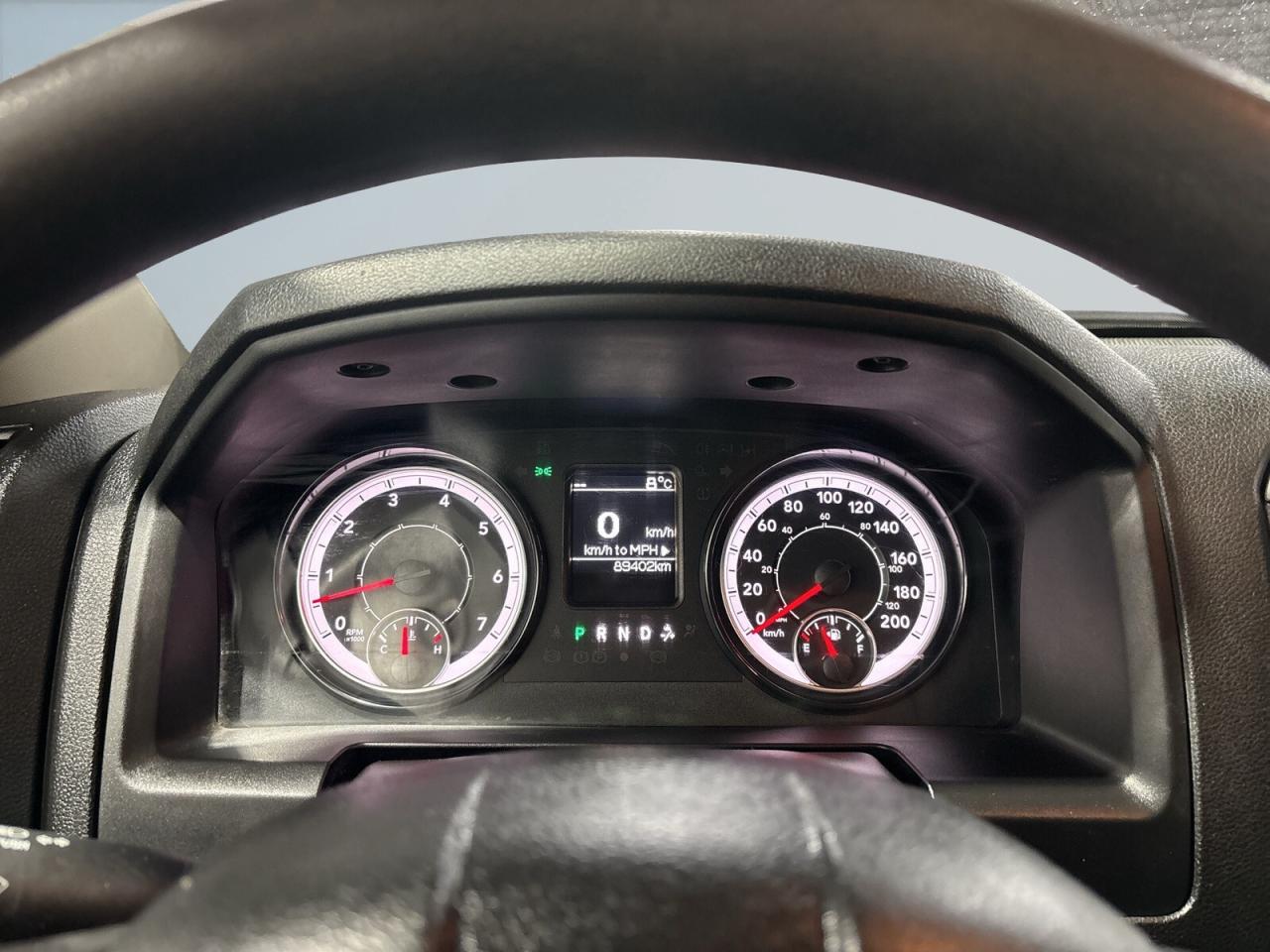 2022 RAM 1500 Classic SLT 4x4 HEMI V8 5.7L / Big Screen / Androi Photo