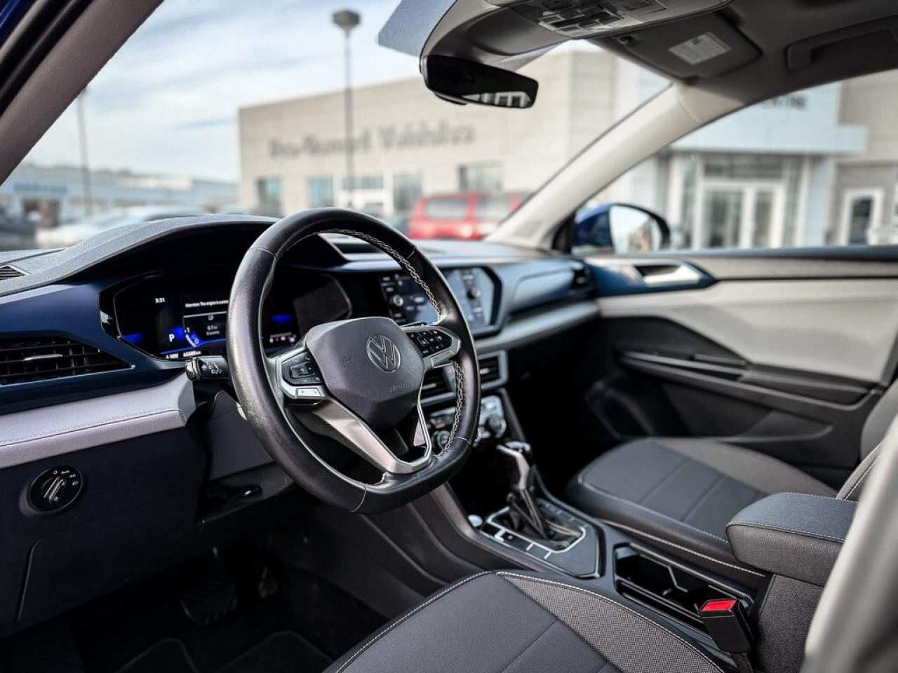 2024 Volkswagen Taos Comfortline   PANO ROOF   HEATED SEATS   CARPLAY Photo