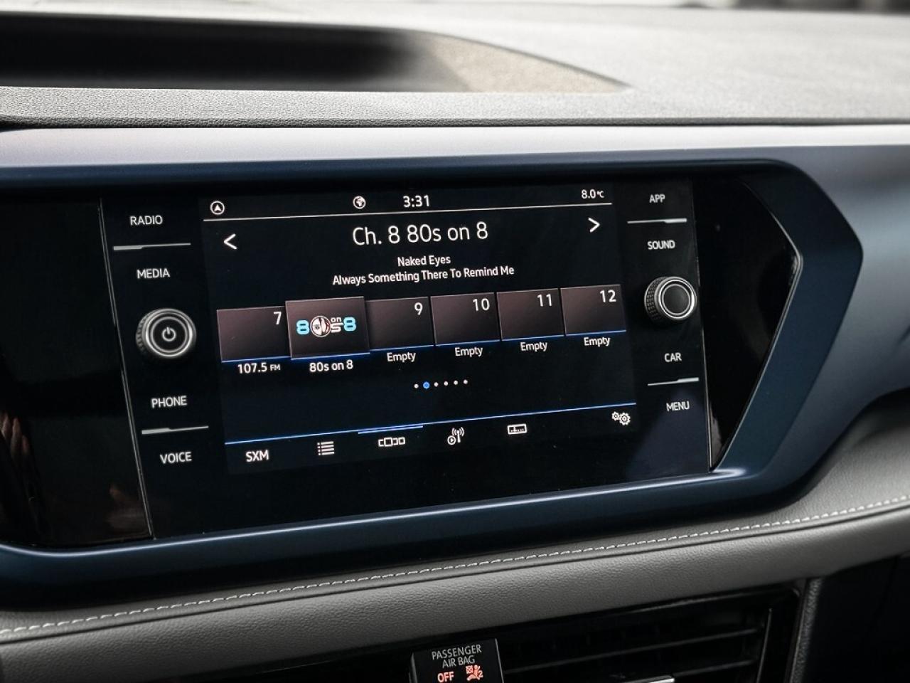 2024 Volkswagen Taos Comfortline   PANO ROOF   HEATED SEATS   CARPLAY Photo