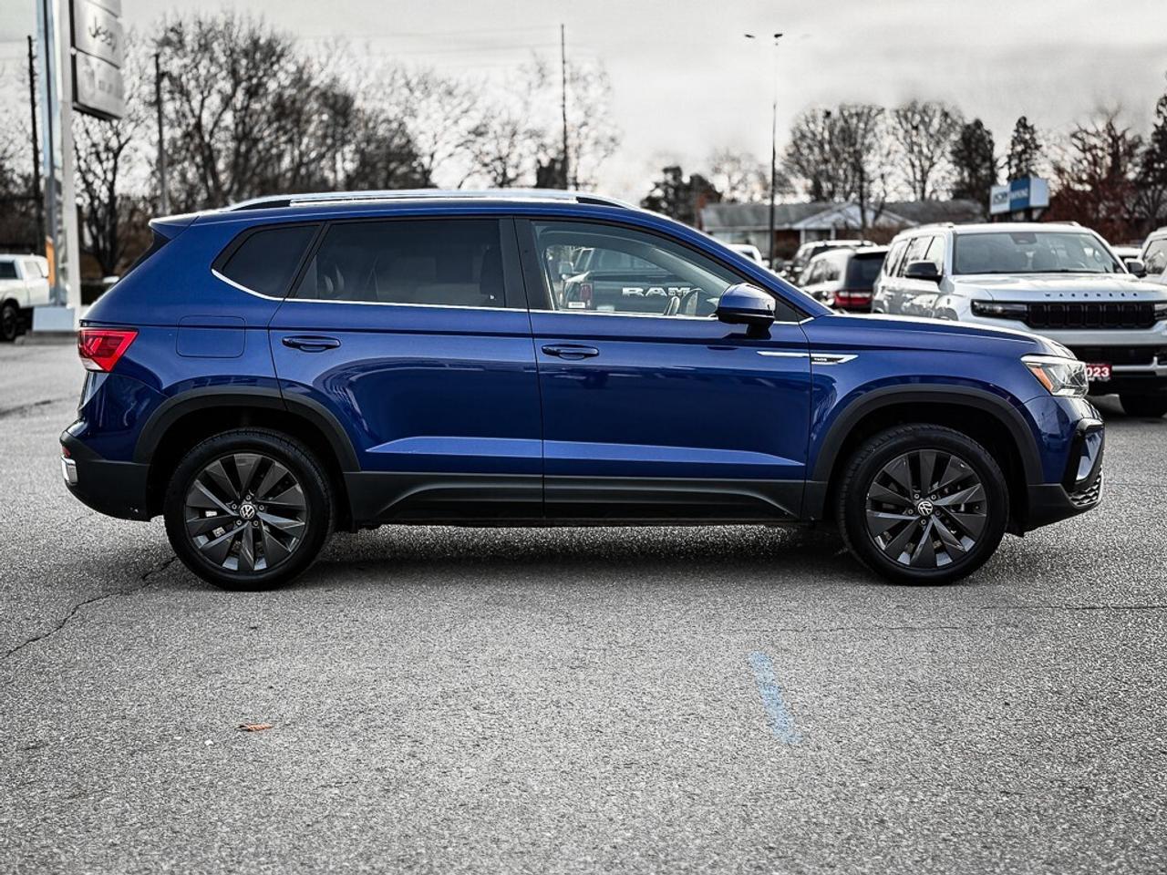 2024 Volkswagen Taos Comfortline   PANO ROOF   HEATED SEATS   CARPLAY Photo3
