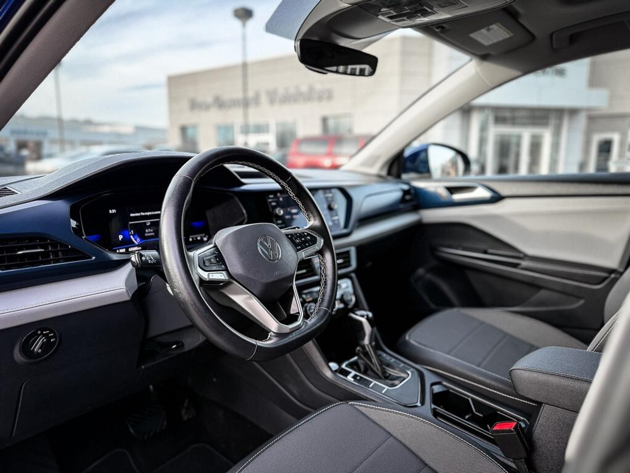 2024 Volkswagen Taos Comfortline   PANO ROOF   HEATED SEATS   CARPLAY Photo