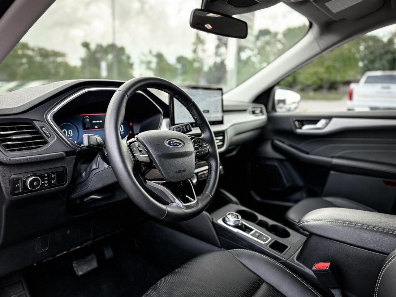 2025 Ford Escape Platinum   AWD   LANE KEEP   ADAPTIVE CRUISE   REM Photo