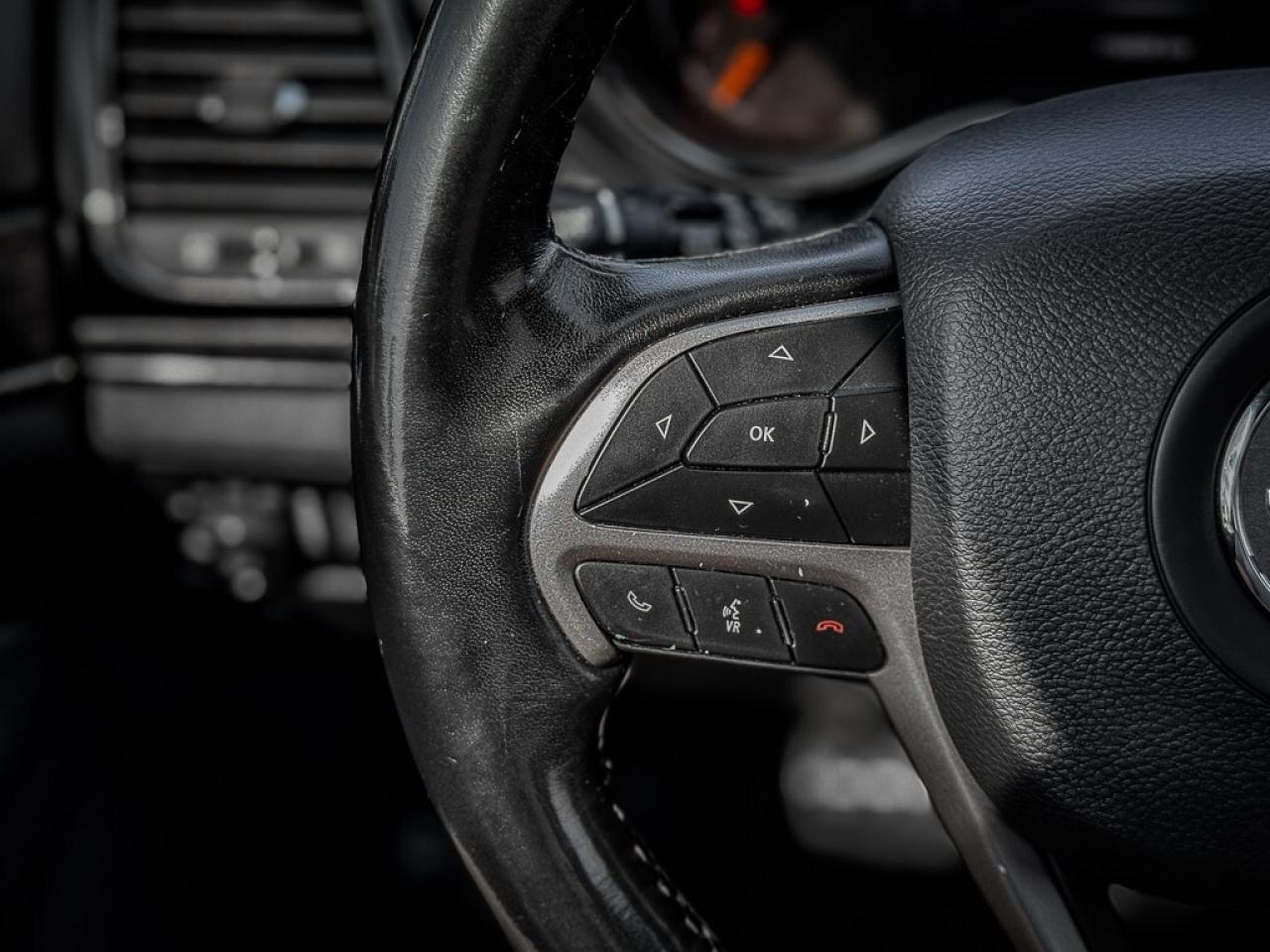 2020 Jeep Grand Cherokee Overland   HIGH ALTITUDE   HEATED/VENTED LEATHER Photo