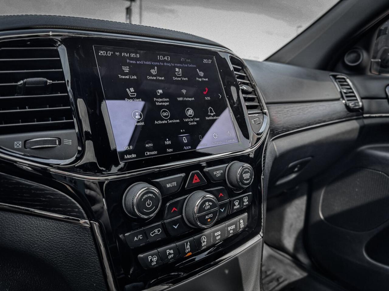 2020 Jeep Grand Cherokee Overland   HIGH ALTITUDE   HEATED/VENTED LEATHER Photo