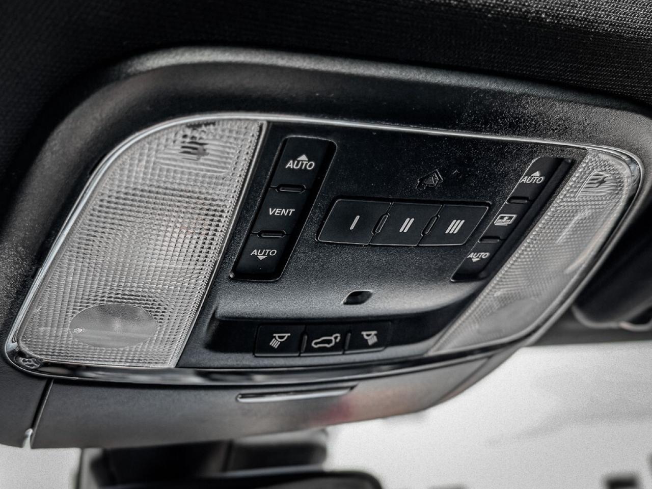 2020 Jeep Grand Cherokee Overland   HIGH ALTITUDE   HEATED/VENTED LEATHER Photo