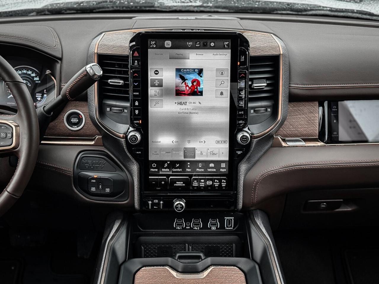 2025 RAM 2500 Limited   CREW   LONGHORN   5TH WHEEL PREP   TOW T Photo