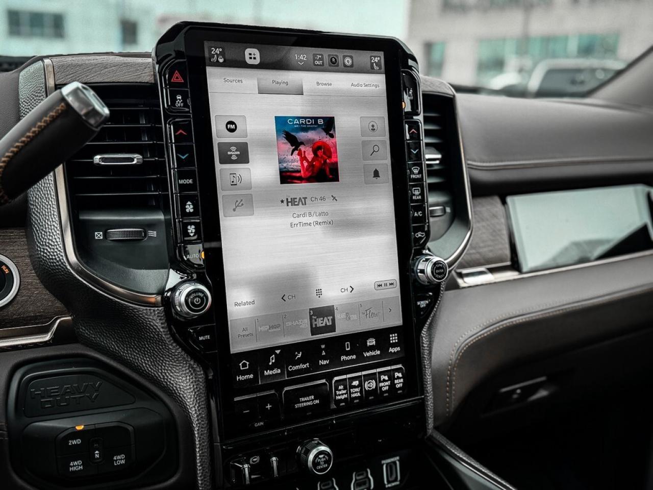 2025 RAM 2500 Limited   CREW   LONGHORN   5TH WHEEL PREP   TOW T Photo