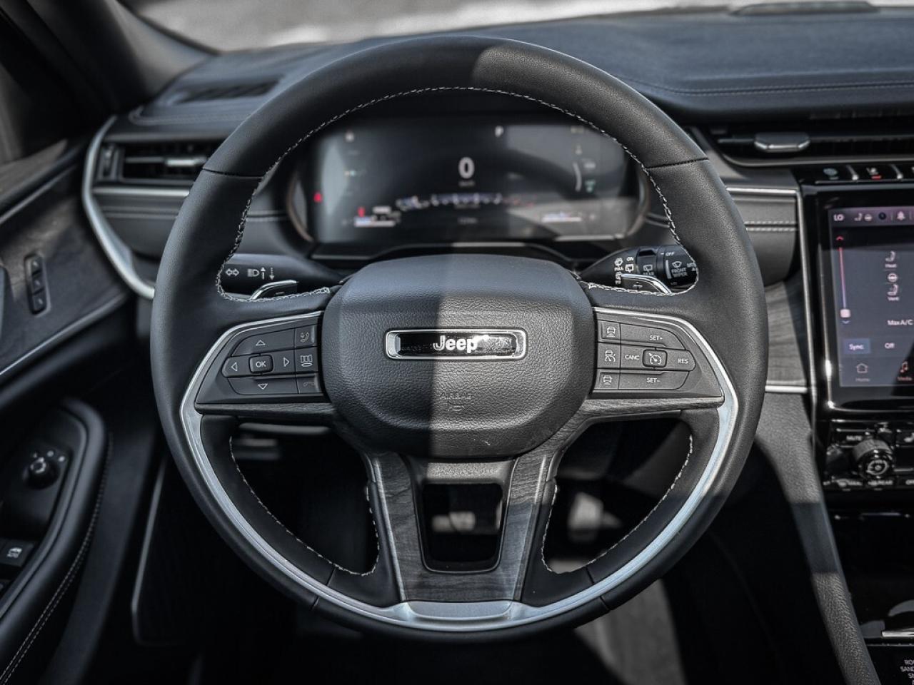 2025 Jeep Grand Cherokee 4xe ANNIVERSARY EDITION   PANO ROOF   360 CAM Photo