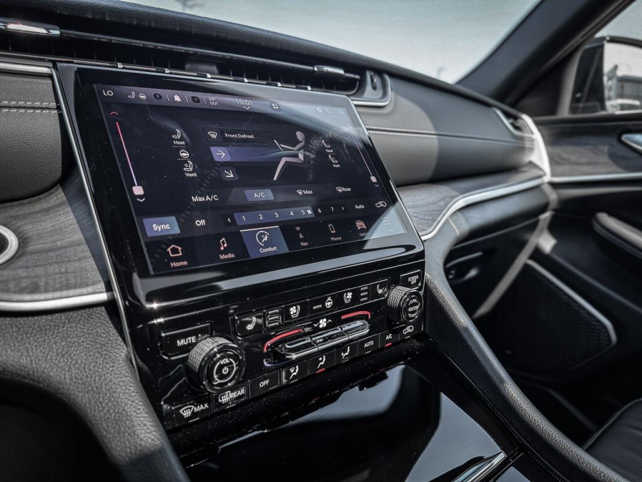 2025 Jeep Grand Cherokee 4xe ANNIVERSARY EDITION   PANO ROOF   360 CAM Photo