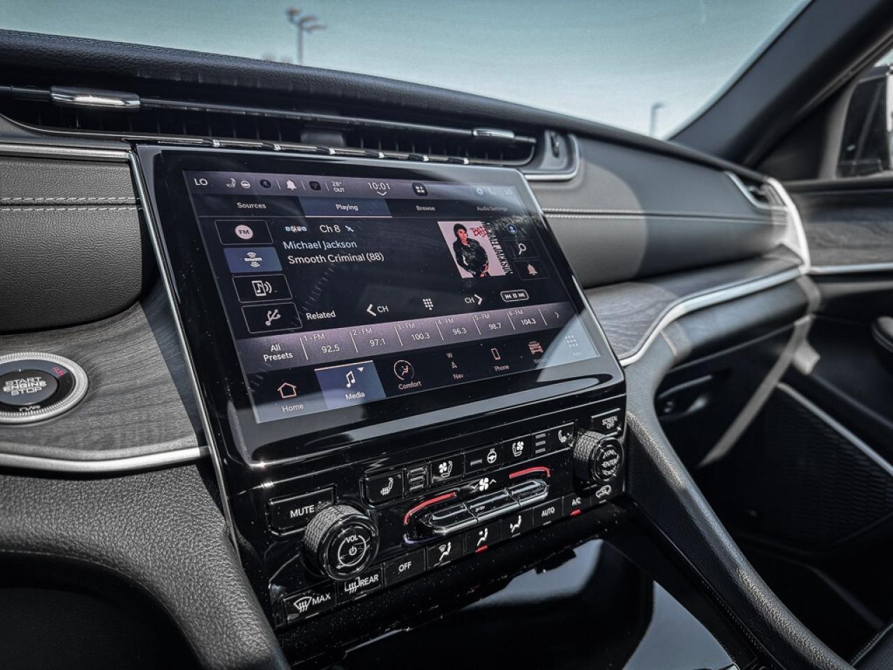 2025 Jeep Grand Cherokee 4xe ANNIVERSARY EDITION   PANO ROOF   360 CAM Photo