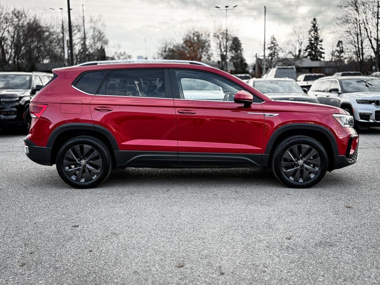 2024 Volkswagen Taos Comfortline   PANO ROOF   HEATED SEATS   CARPLAY Photo3