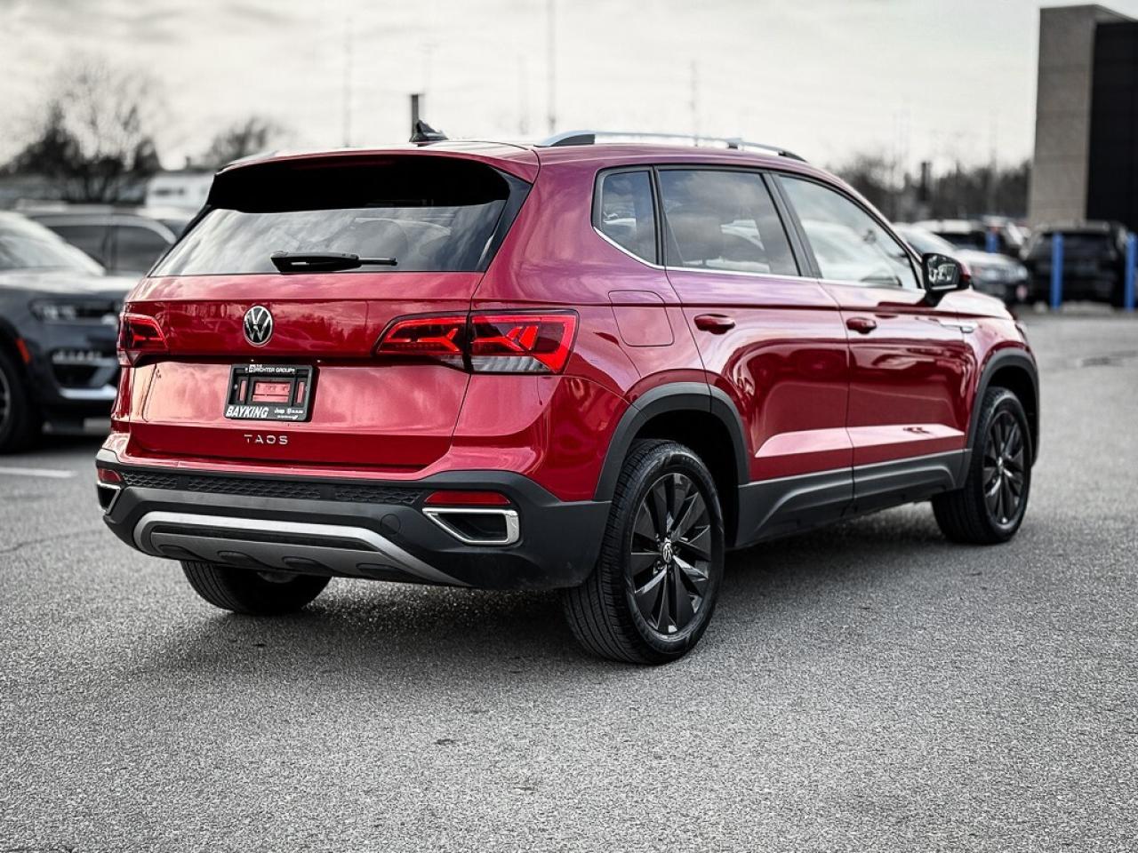 2024 Volkswagen Taos Comfortline   PANO ROOF   HEATED SEATS   CARPLAY Photo