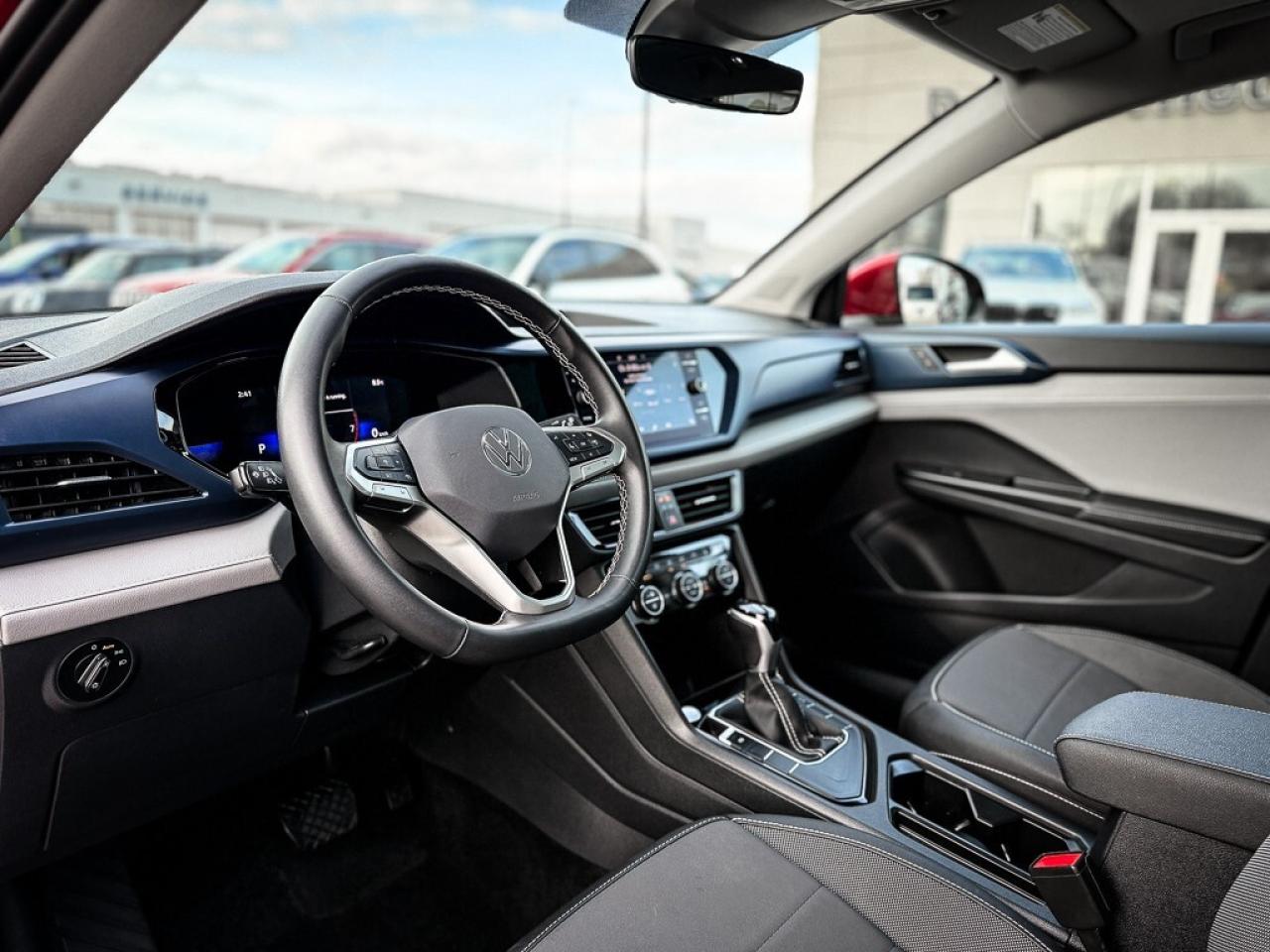 2024 Volkswagen Taos Comfortline   PANO ROOF   HEATED SEATS   CARPLAY Photo