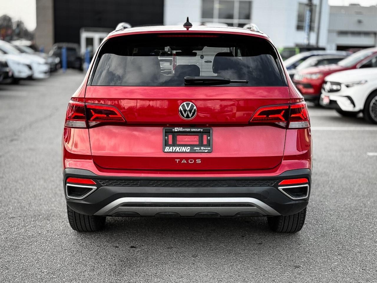 2024 Volkswagen Taos Comfortline   PANO ROOF   HEATED SEATS   CARPLAY Photo