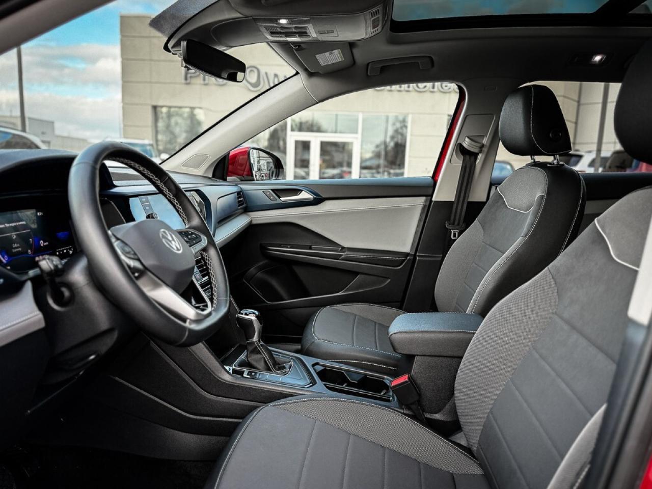 2024 Volkswagen Taos Comfortline   PANO ROOF   HEATED SEATS   CARPLAY Photo