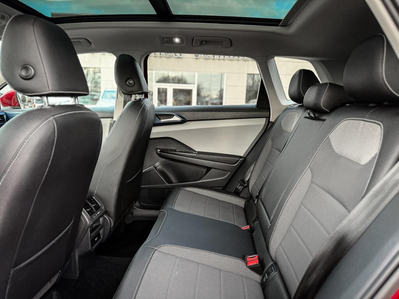 2024 Volkswagen Taos Comfortline   PANO ROOF   HEATED SEATS   CARPLAY Photo