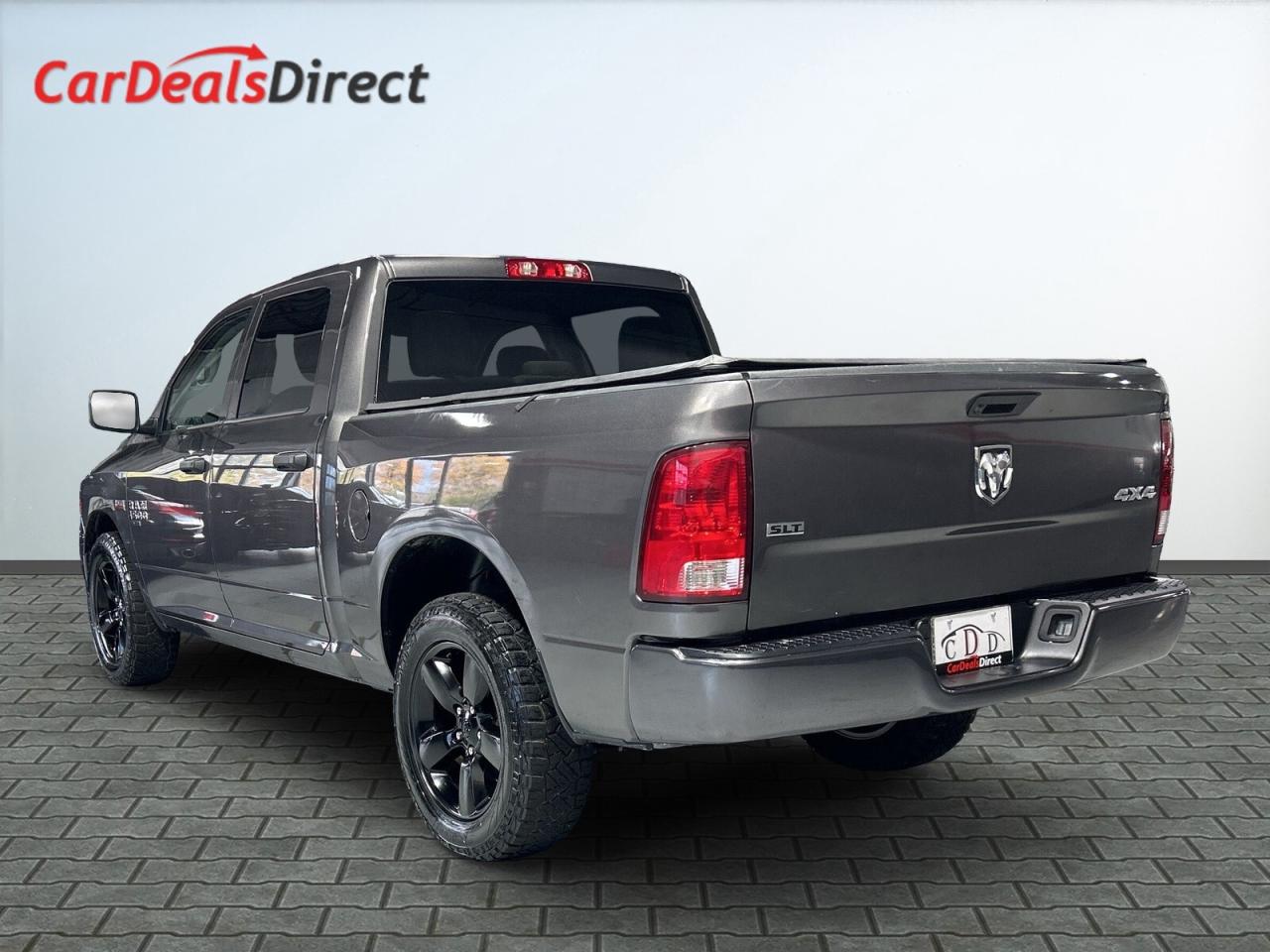 2023 RAM 1500 Classic SLT HEMY.5.7L / Big Screen / Back Up Cam / Bluetoo Photo