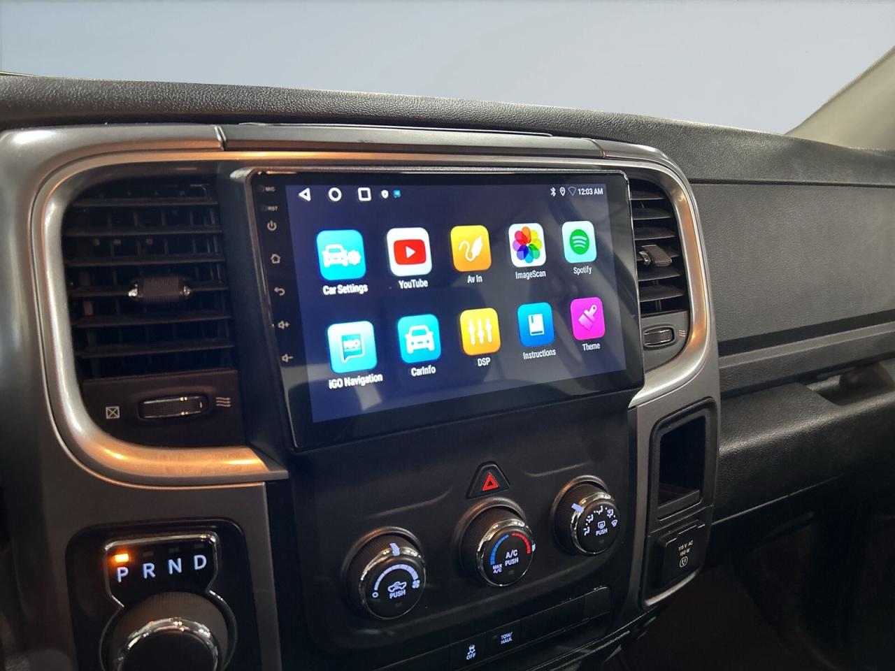 2023 RAM 1500 Classic SLT HEMY.5.7L / Big Screen / Back Up Cam / Bluetoo Photo