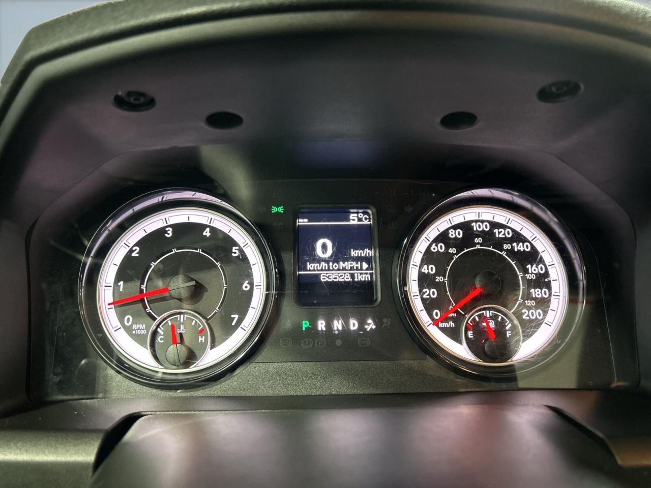 2023 RAM 1500 Classic SLT HEMY.5.7L / Big Screen / Back Up Cam / Bluetoo Photo