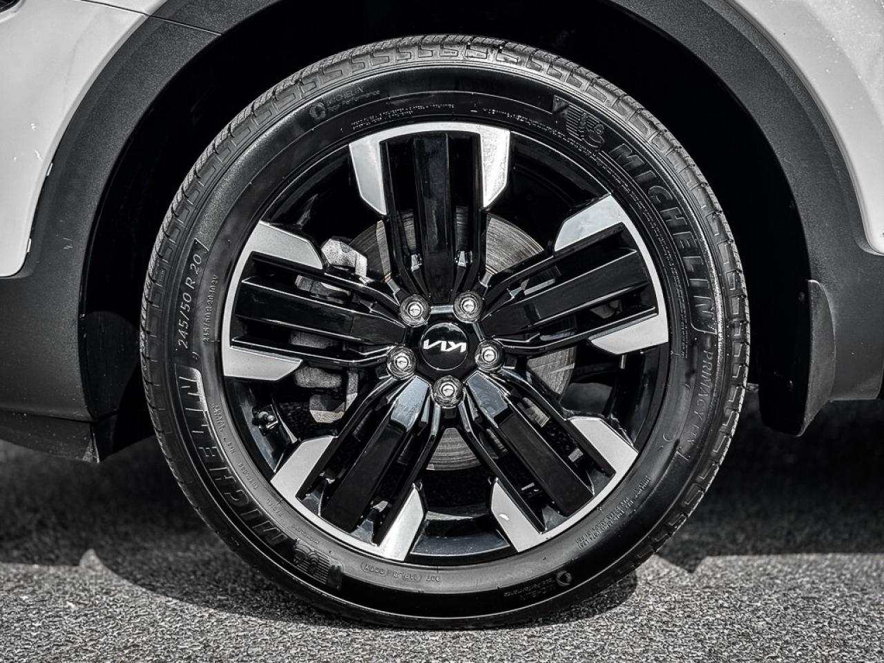 2024 Kia Telluride SX   PANO ROOF   HEATED/VENTED LEATHER   CARPLAY Photo