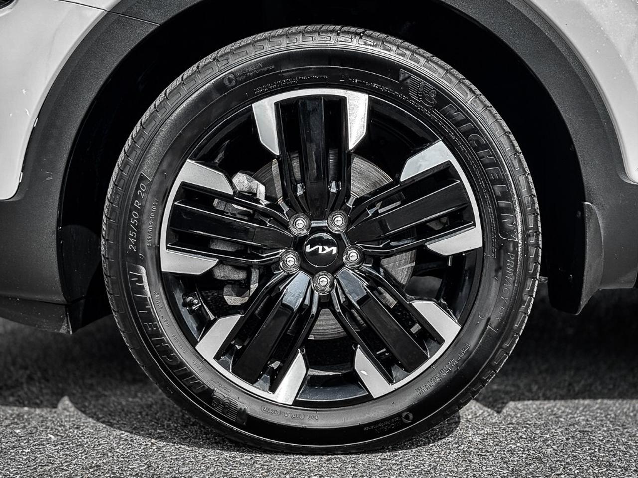 2024 Kia Telluride SX   PANO ROOF   HEATED/VENTED LEATHER   CARPLAY Photo