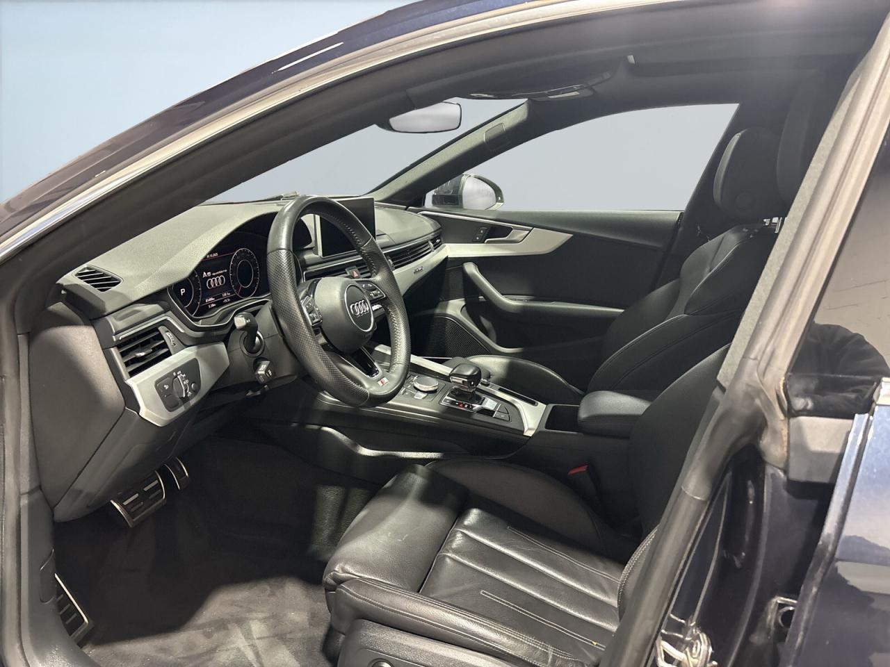 2018 Audi A5 Technik / S Line / NAVI / Sunroof / Leather / Andr Photo