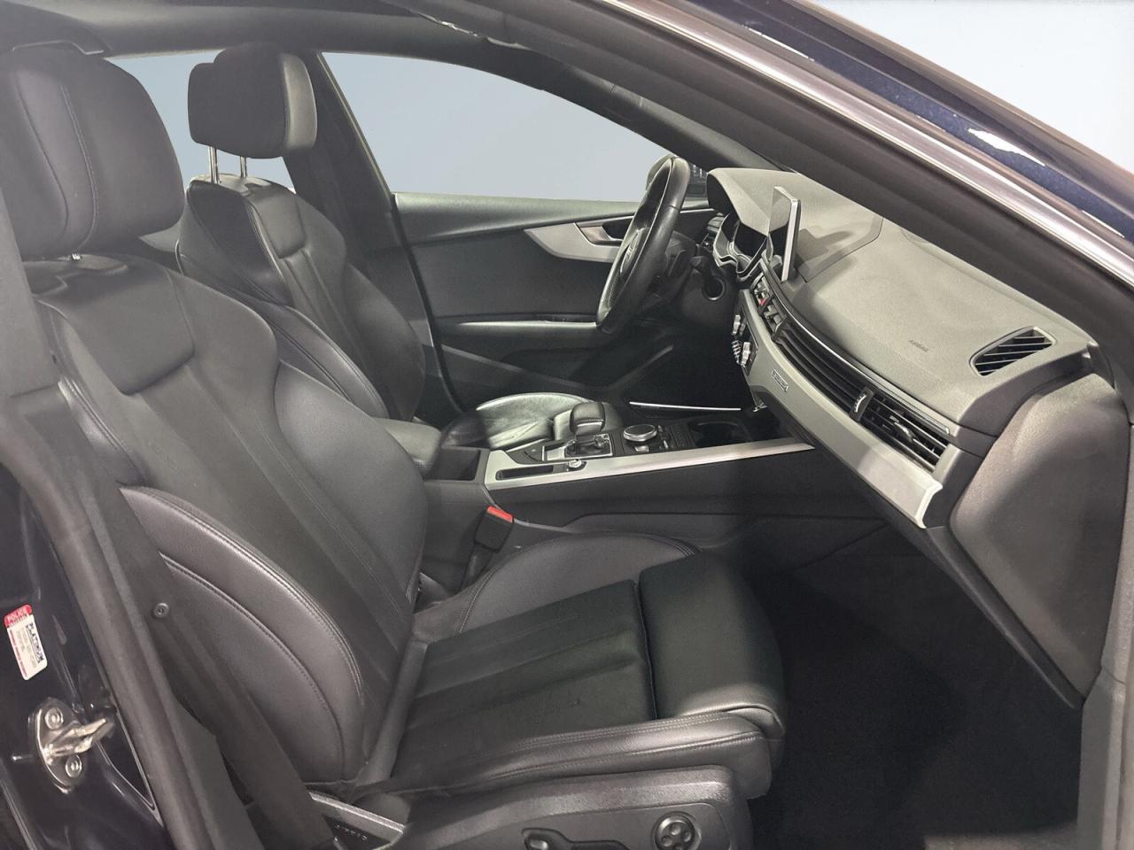 2018 Audi A5 Technik / S Line / NAVI / Sunroof / Leather / Andr Photo